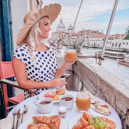 Palazzetto Pisani Grand Canal Pensión Venecia