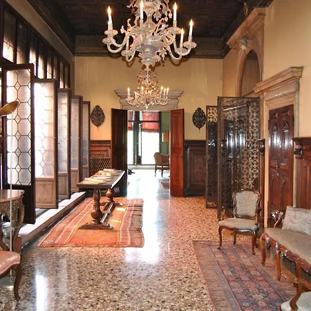Palazzetto Pisani Grand Canal Venecia
