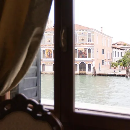 Pensión Palazzetto Pisani Grand Canal