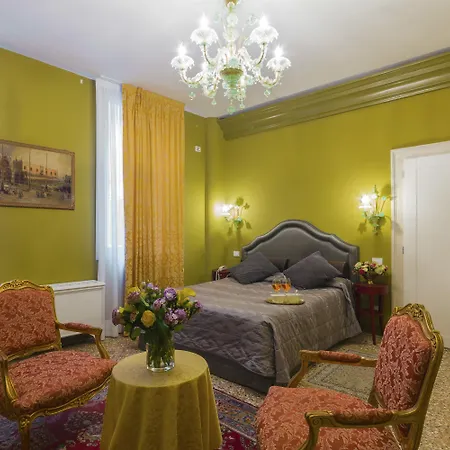 בית הארחה Palazzetto Pisani Grand Canal