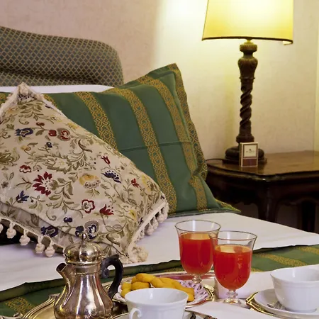 בית הארחה Palazzetto Pisani Grand Canal 4*