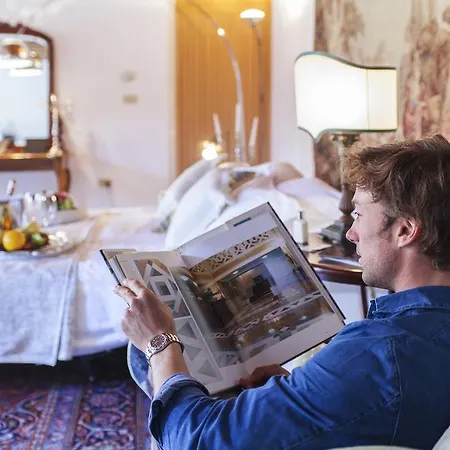 Palazzetto Pisani Grand Canal