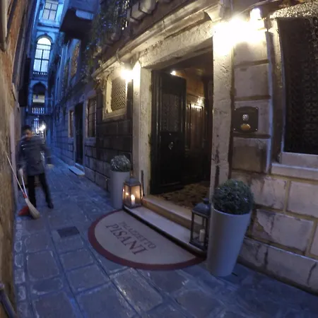 Palazzetto Pisani Grand Canal בית הארחה 4*