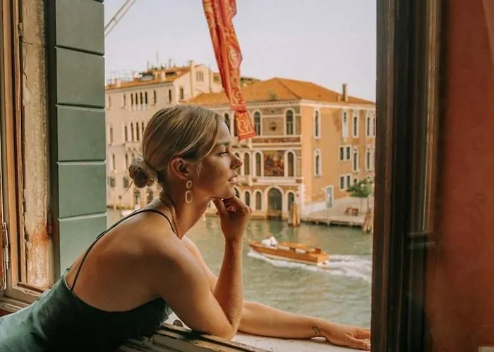 Palazzetto Pisani Grand Canal