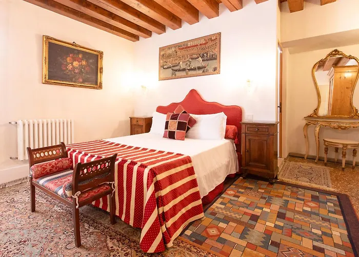 Palazzetto Pisani Grand Canal Vendégház 4*