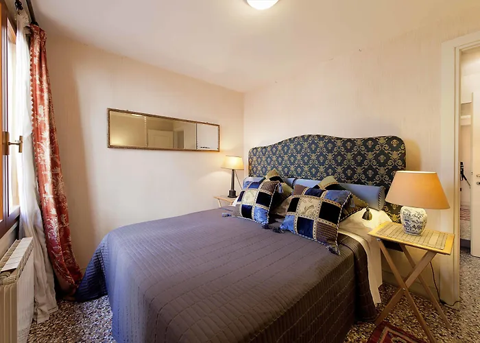 Palazzetto Pisani Grand Canal