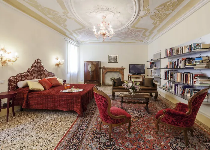 Palazzetto Pisani Grand Canal Velence