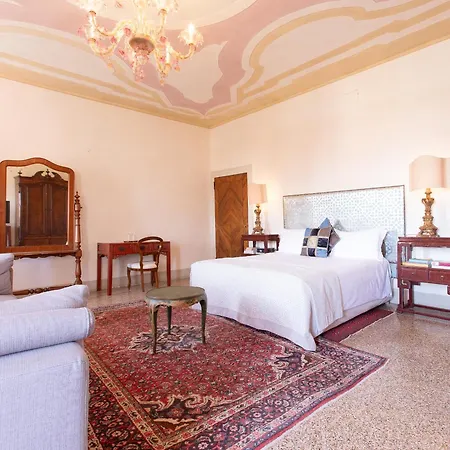 Penzion Palazzetto Pisani Grand Canal 4*