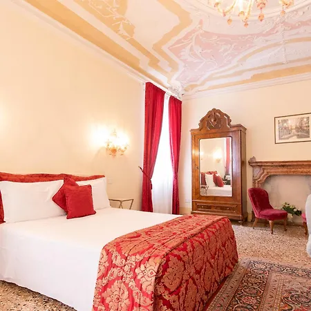 Penzion Palazzetto Pisani Grand Canal Benátky