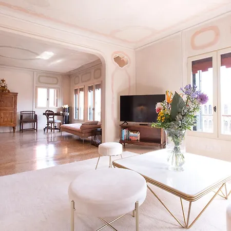 Penzion Palazzetto Pisani Grand Canal 4*